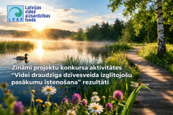 Dīķis ar kokiem, celiņu gar to un zaļu zāli, ar nosaukumu "Zināmi projektu konkursa aktivitātes rezulāti"