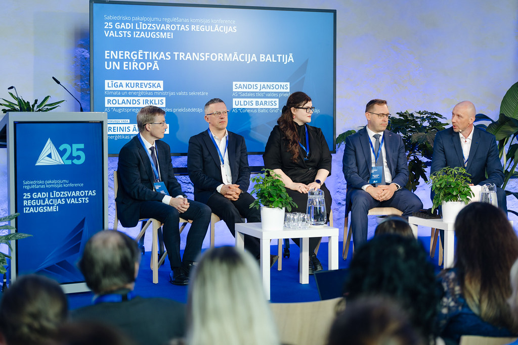 Paneļdiskusija uz skatuves