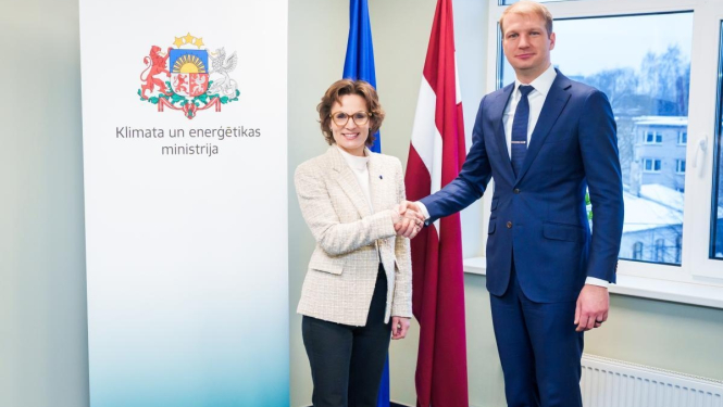 komisāre un ministrs - kopbilde