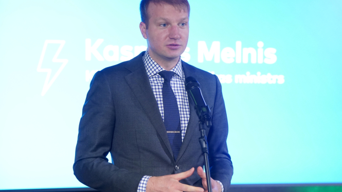 Ministrs K.Melnis saka uzrunu