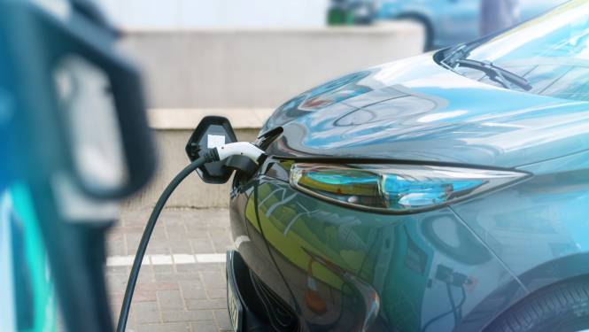 Elektroauto uzlāde