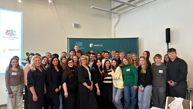 Pasākuma Uzlādējies rītdienai dalībnieku kopbilde