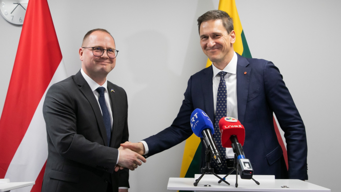 Klimata un enerģētikas ministrs Raimonds Čudars un Lietuvas enerģētikas ministrs Daiņus Kreivis 