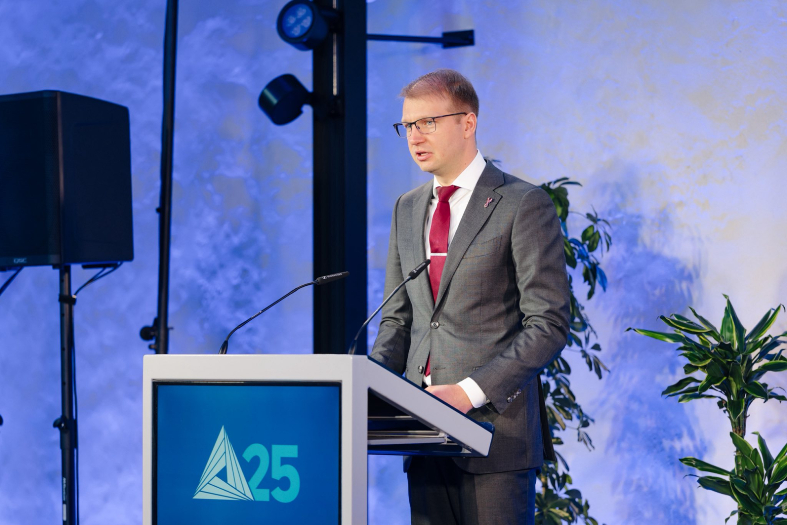 Ministrs saka uzrunu konferencē