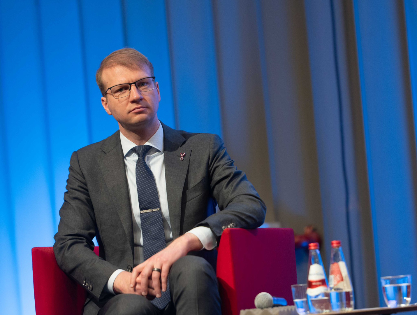 Ministra Kaspara Meļņa dalība paneļdiskusijā, portrets