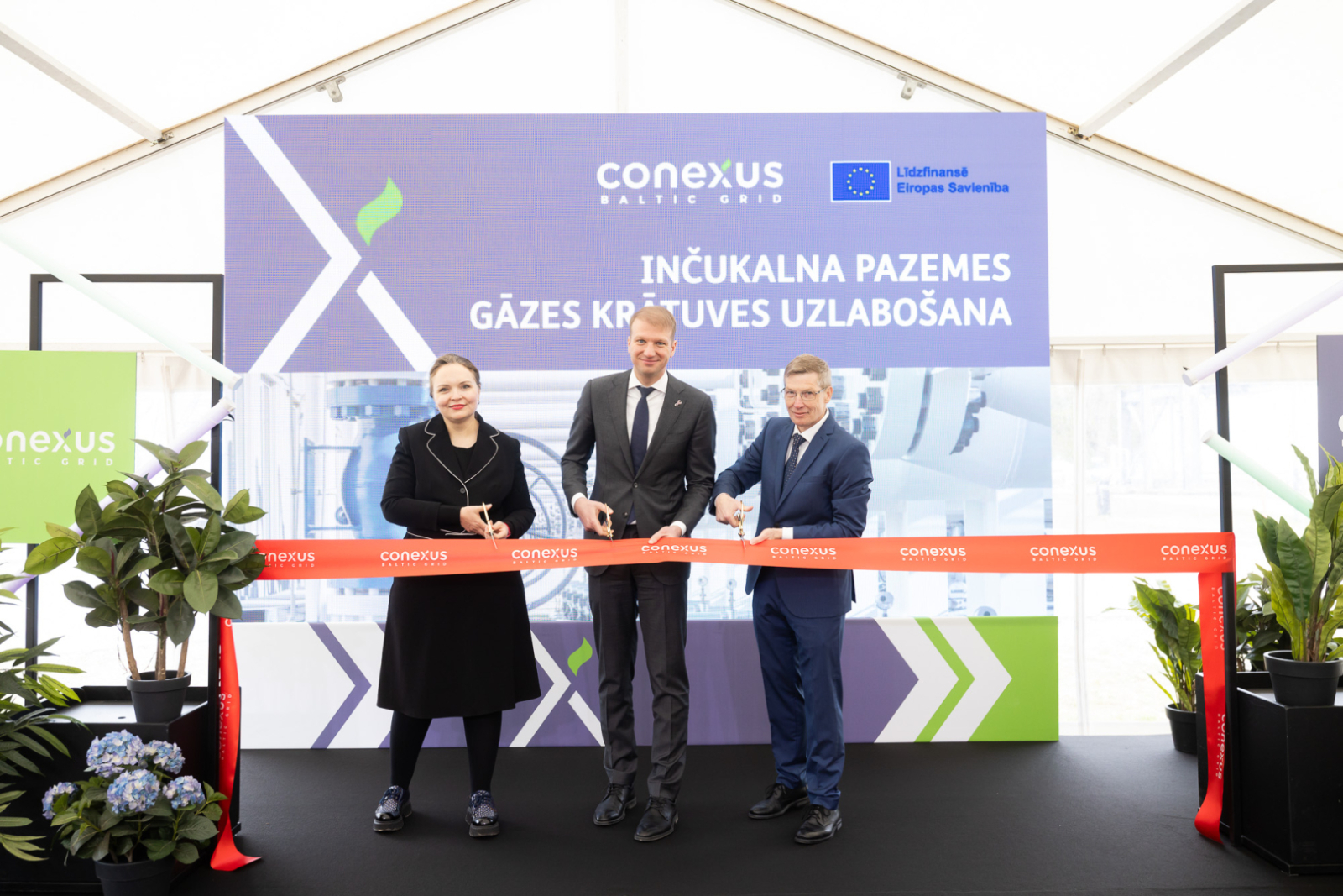 Inčukalna pazemes gāzes krātuves uzlabošanas atklāšanas pasākums - lentas griešana