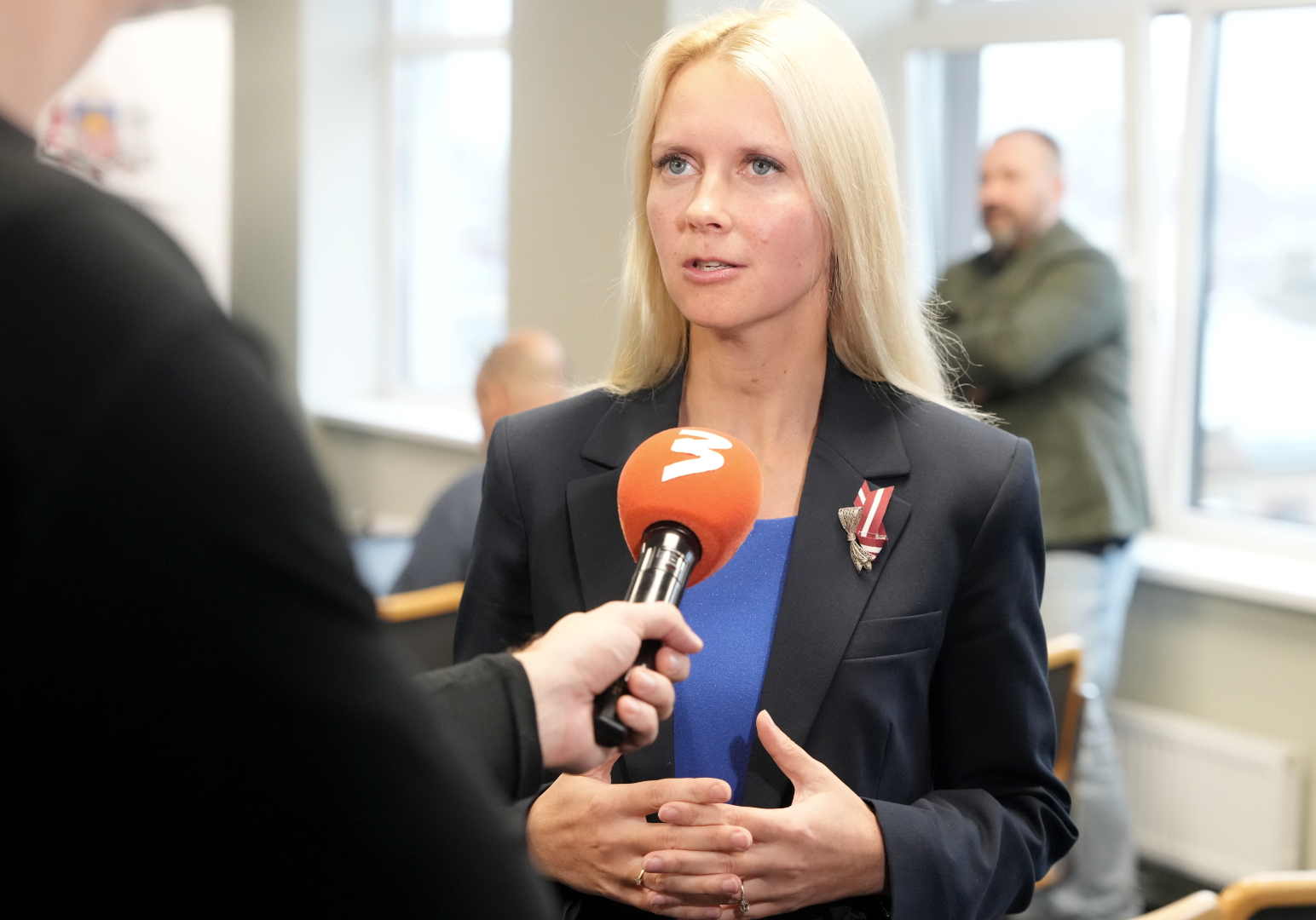 O.Bogdanova sniedz interviju medijiem