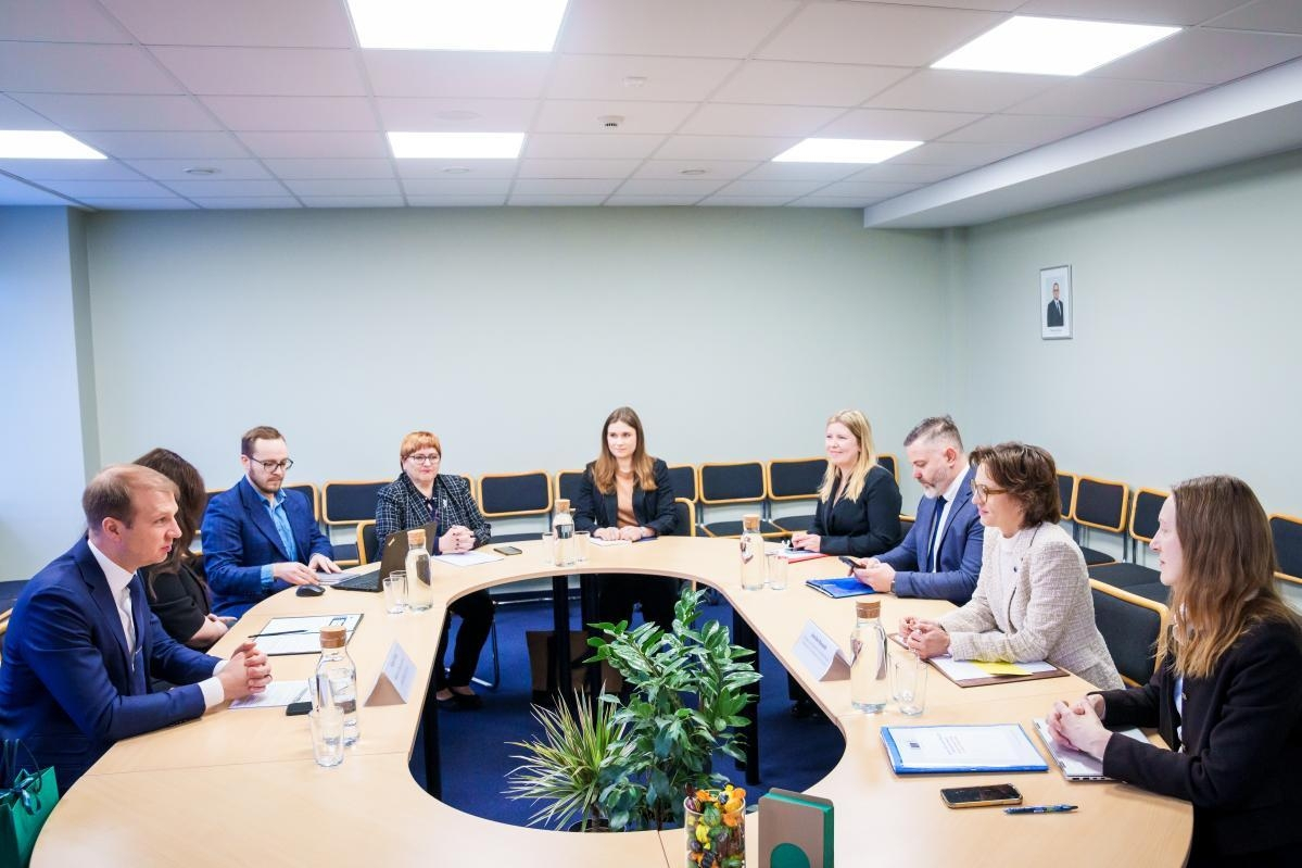 Diskusija pie apaļā galda