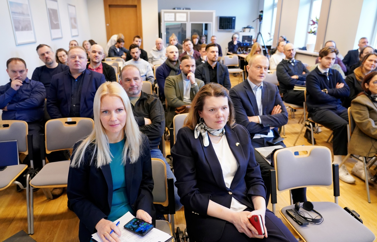 Zāle, kurā sēž info dienas dalībnieki