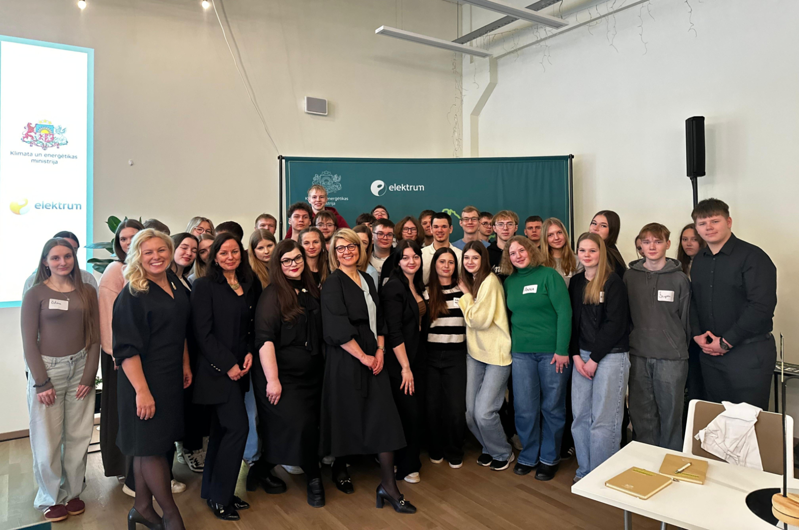 Uzlādējies rītdienai programmas dalībnieku kobilde