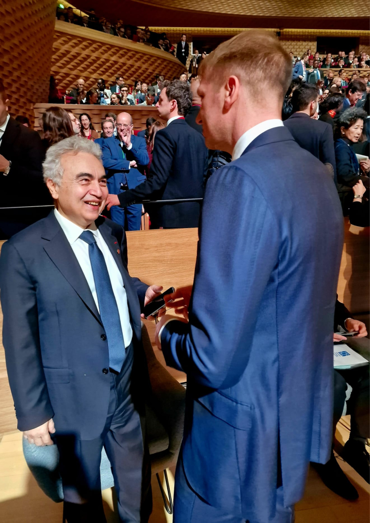 IEA izpilddirektors Fatihs Birols (Fatih Birol) un Latvijas klimata un enerģētikas ministrs Kaspars Melnis