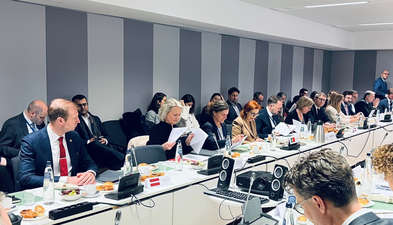 ministrs K.Melnis Briselē