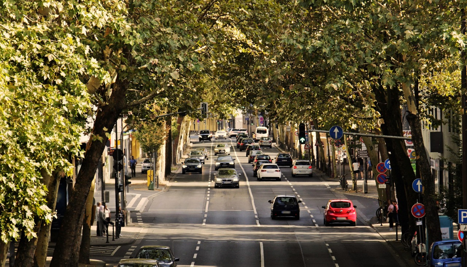 satiksme iela ar auto